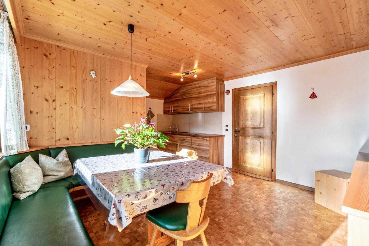 Appartamento Confolia 1 La Valle Luaran gambar